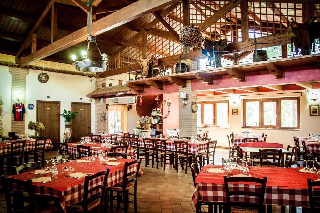 فندق Cotroneiفي  La Taverna Dei Briganti المظهر الخارجي الصورة